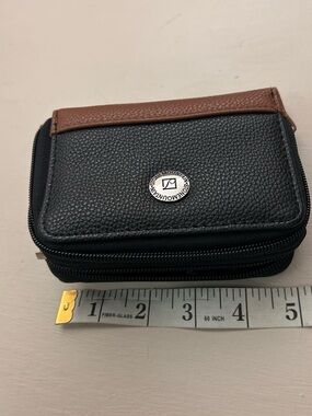 Stone Mountain Men's Dual-Zip Leather Wallet in Black and Brown